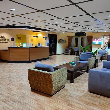 Microtel By Wyndham Cabanatuan Экстерьер фото