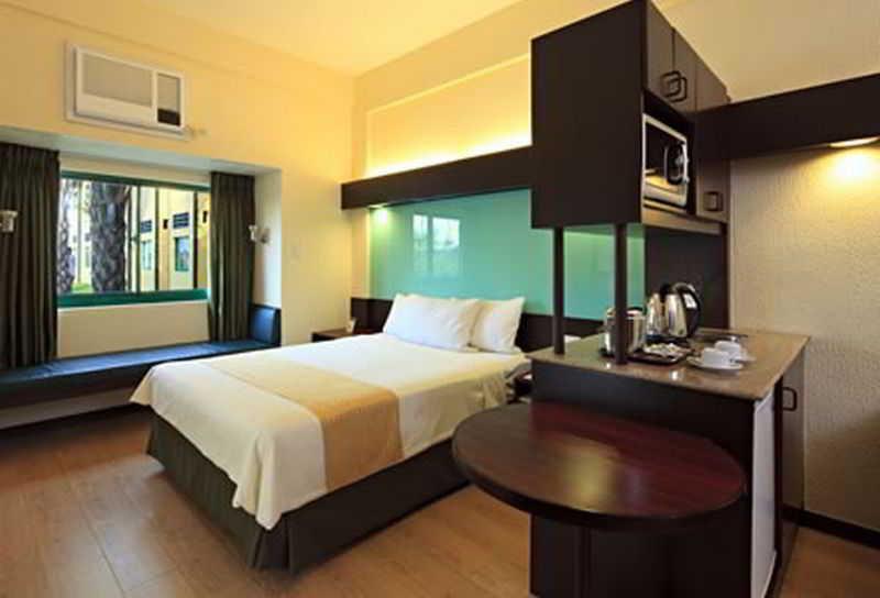 Microtel By Wyndham Cabanatuan Экстерьер фото