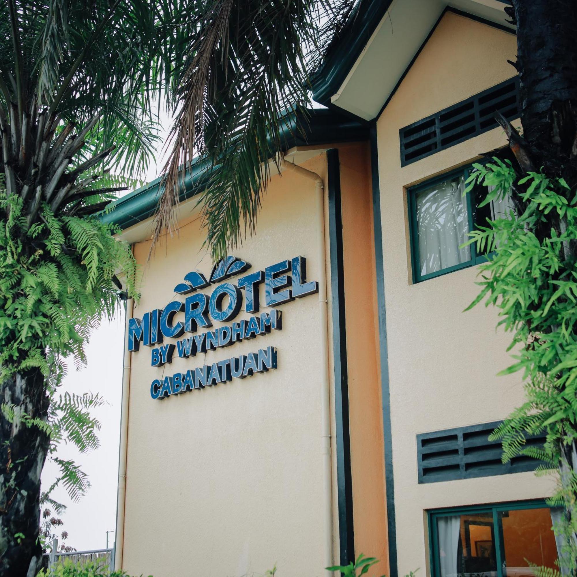 Microtel By Wyndham Cabanatuan Экстерьер фото