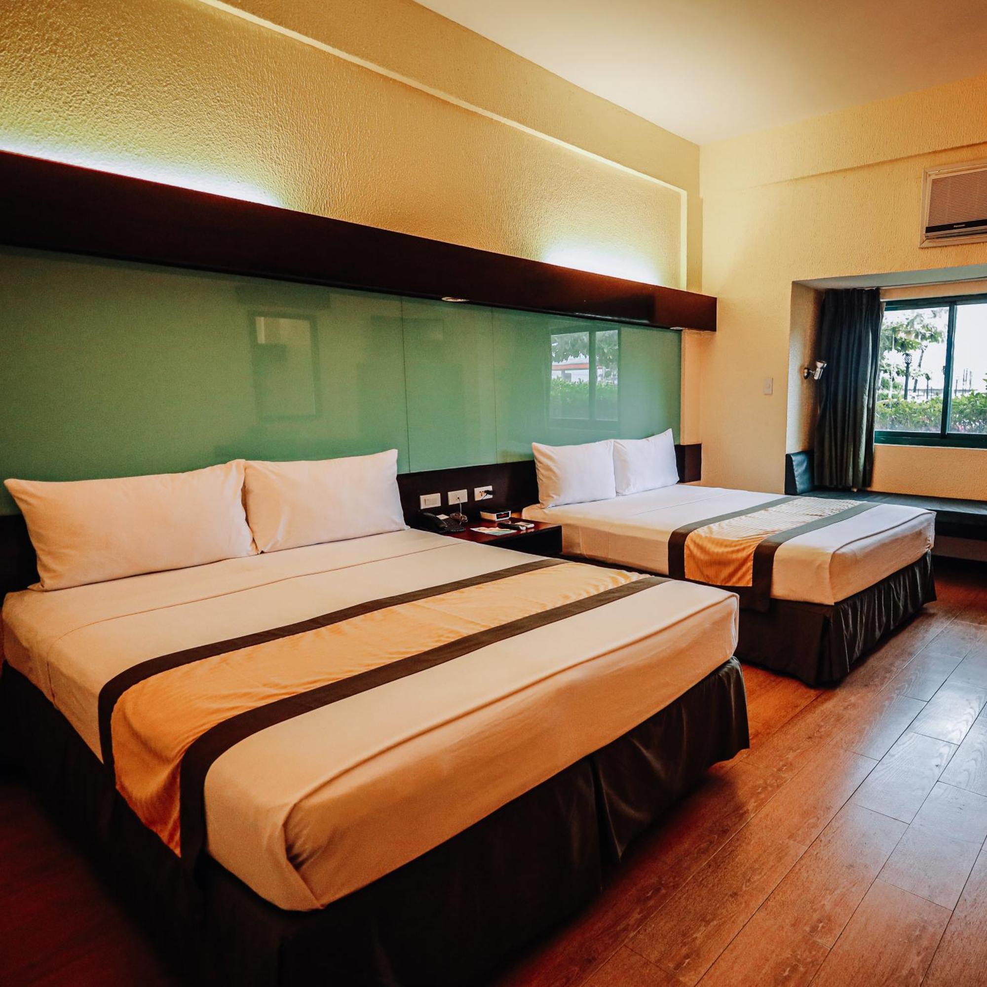 Microtel By Wyndham Cabanatuan Экстерьер фото
